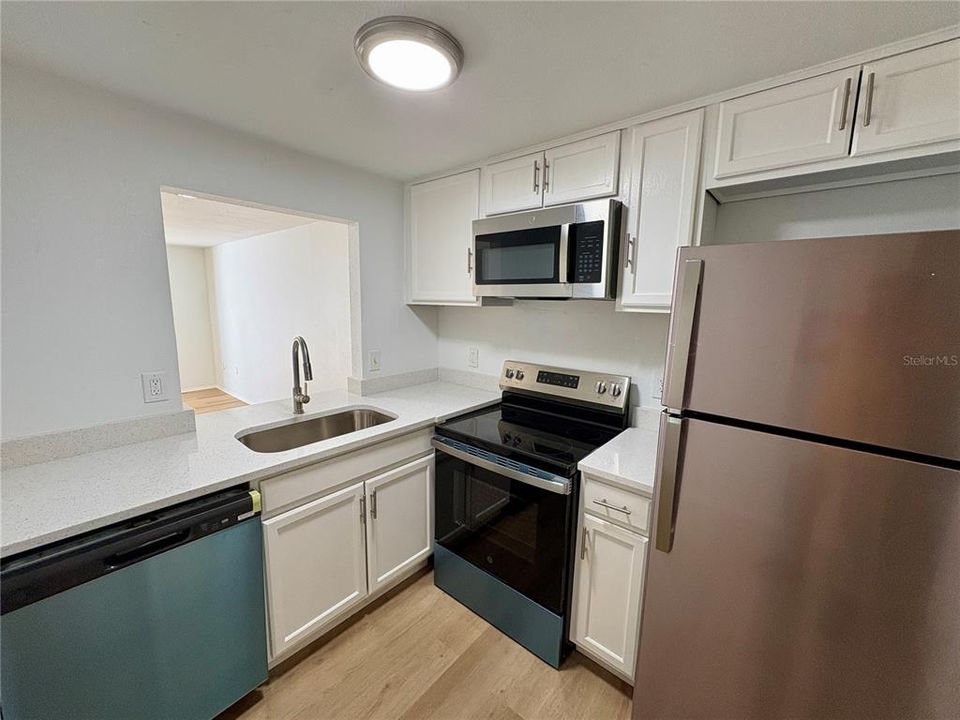 For Rent: $1,400 (2 beds, 1 baths, 1209 Square Feet)