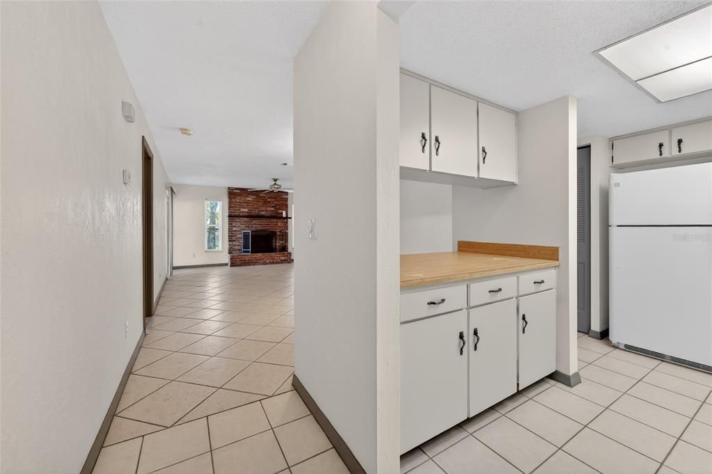 For Sale: $275,000 (3 beds, 2 baths, 1280 Square Feet)
