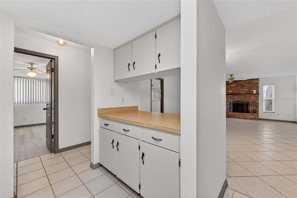 For Sale: $275,000 (3 beds, 2 baths, 1280 Square Feet)
