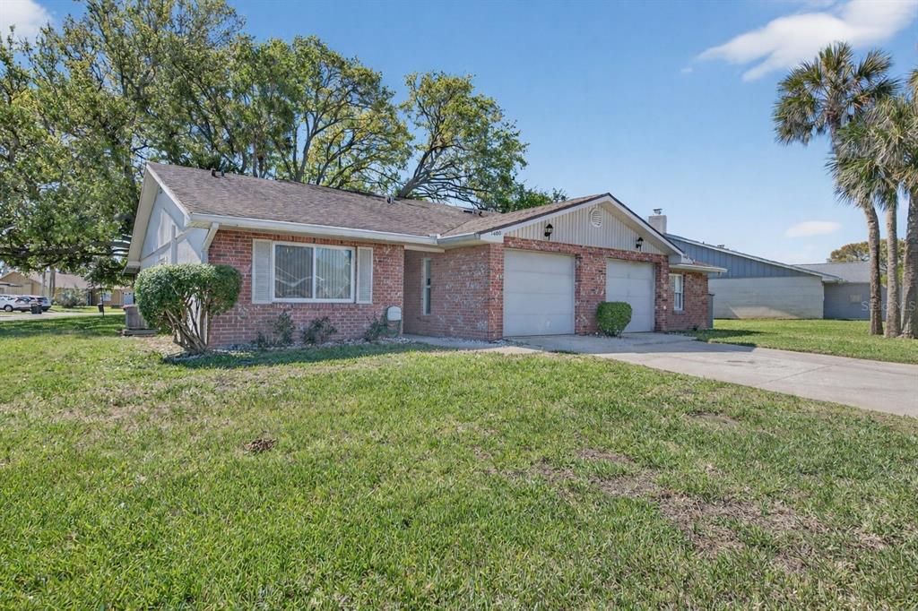 For Sale: $275,000 (3 beds, 2 baths, 1280 Square Feet)