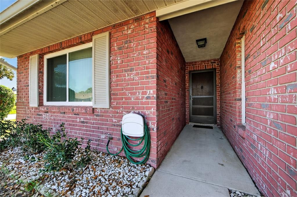 For Sale: $275,000 (3 beds, 2 baths, 1280 Square Feet)
