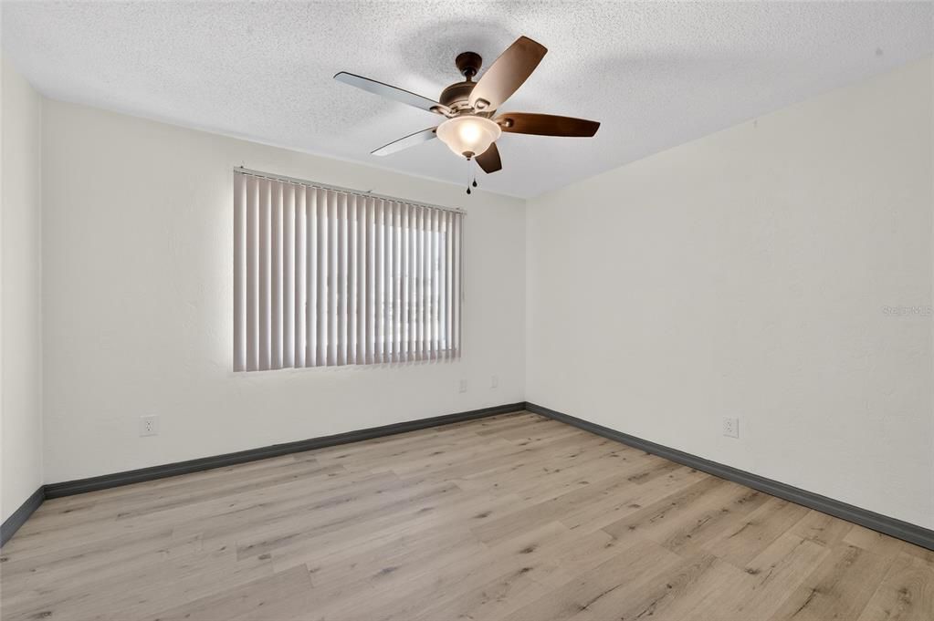 For Sale: $275,000 (3 beds, 2 baths, 1280 Square Feet)