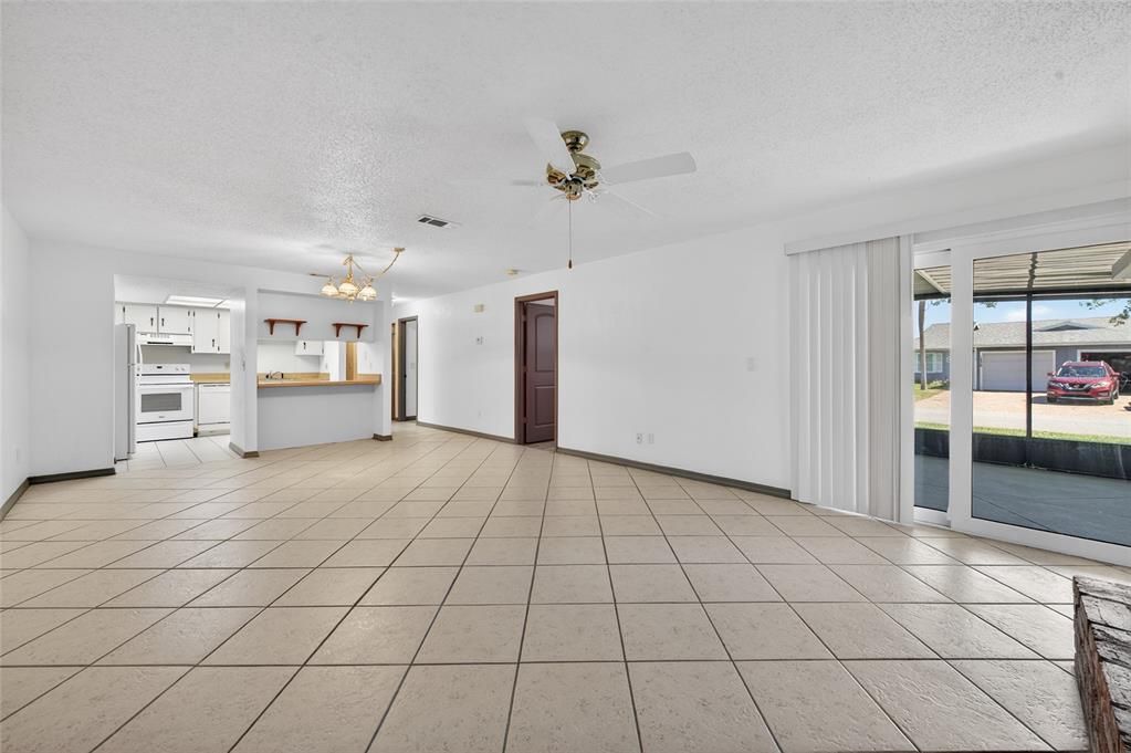 For Sale: $275,000 (3 beds, 2 baths, 1280 Square Feet)