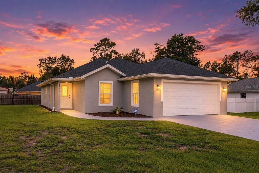 For Sale: $310,000 (3 beds, 2 baths, 1613 Square Feet)