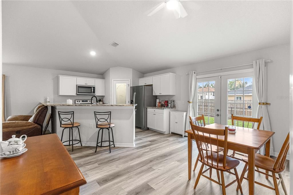 For Sale: $310,000 (3 beds, 2 baths, 1613 Square Feet)