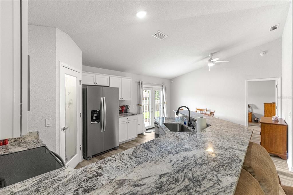 For Sale: $310,000 (3 beds, 2 baths, 1613 Square Feet)