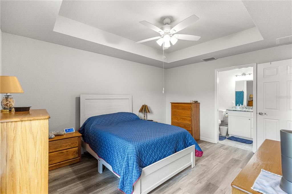 For Sale: $310,000 (3 beds, 2 baths, 1613 Square Feet)