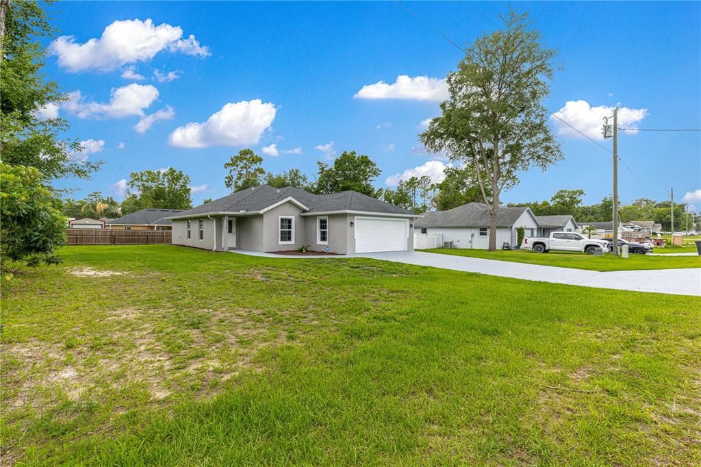 For Sale: $310,000 (3 beds, 2 baths, 1613 Square Feet)