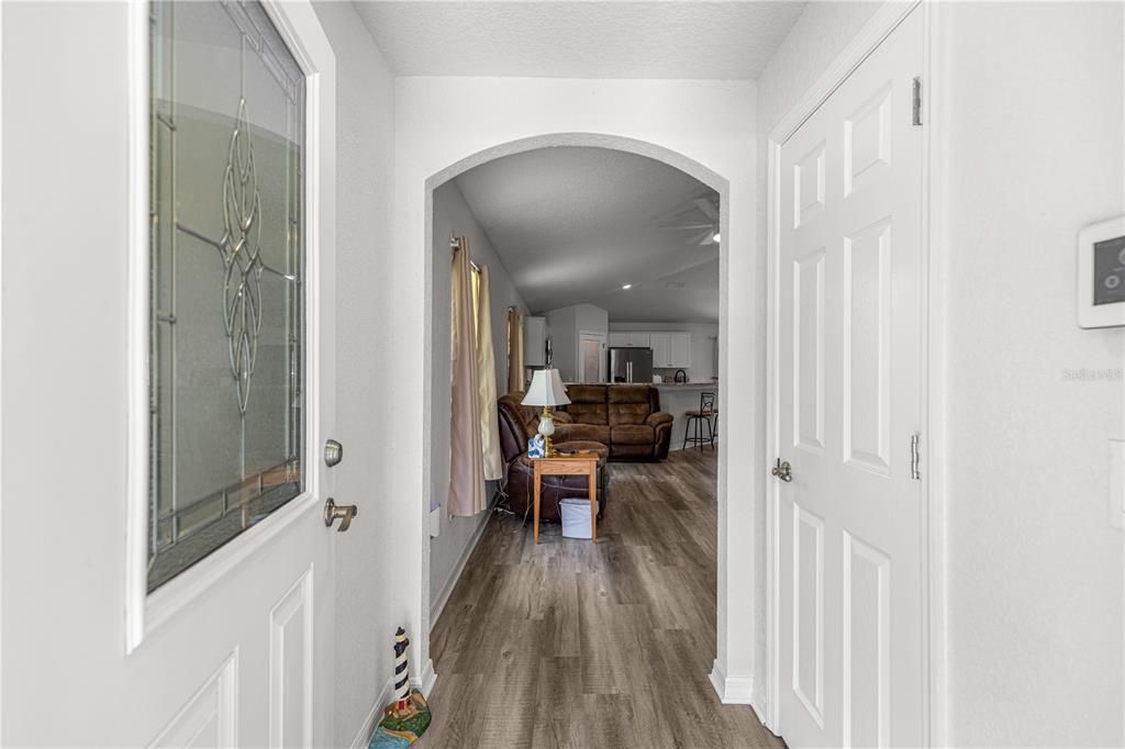 For Sale: $310,000 (3 beds, 2 baths, 1613 Square Feet)
