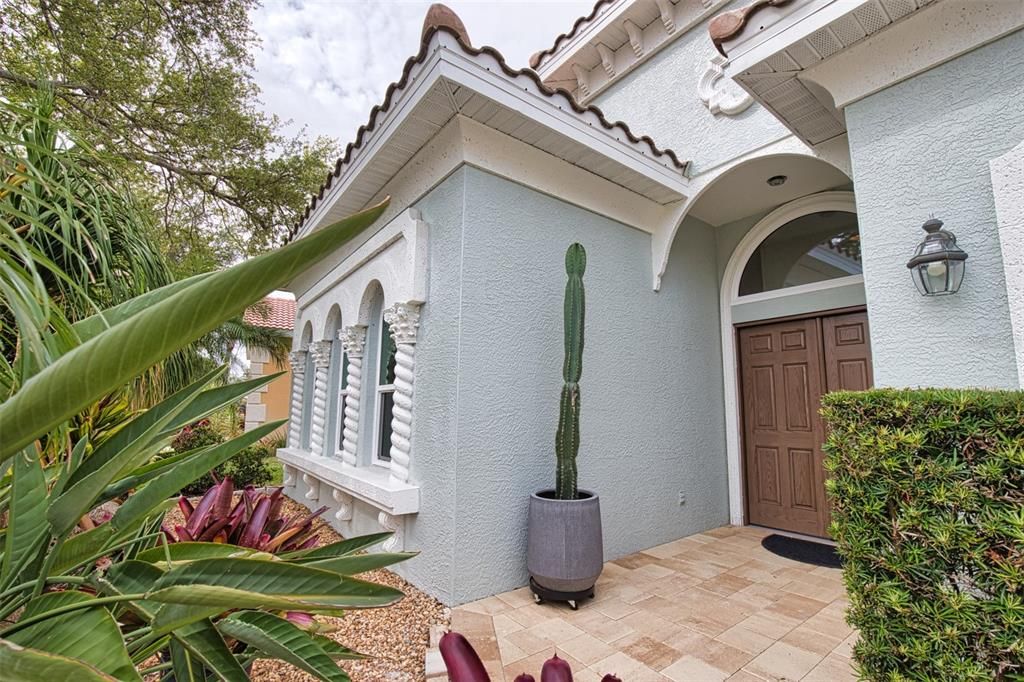 For Sale: $819,999 (3 beds, 3 baths, 2009 Square Feet)