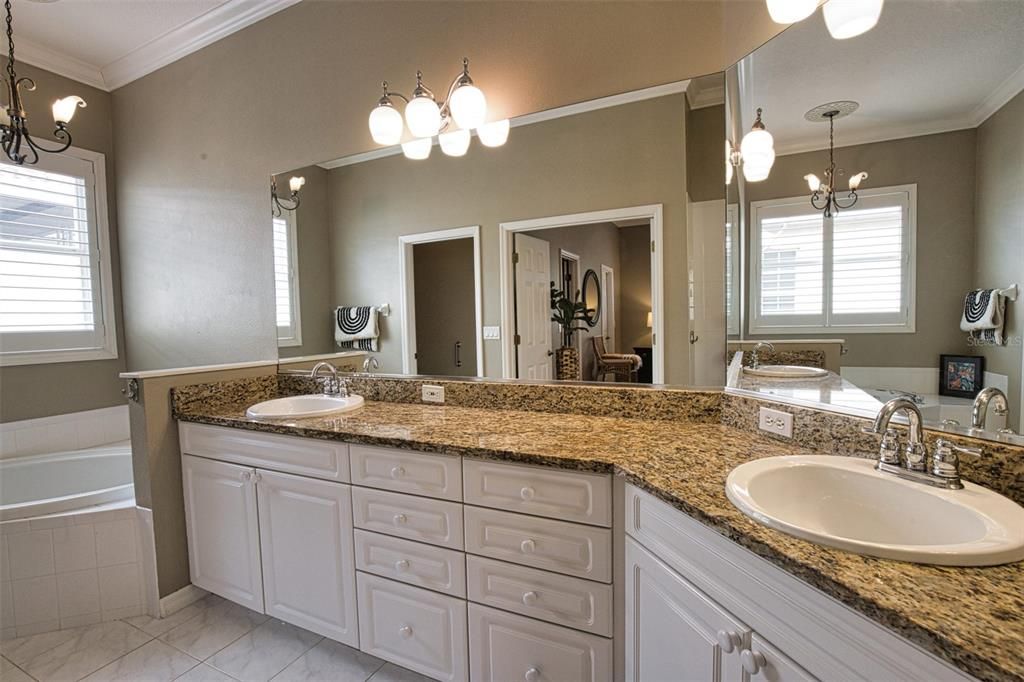 For Sale: $819,999 (3 beds, 3 baths, 2009 Square Feet)