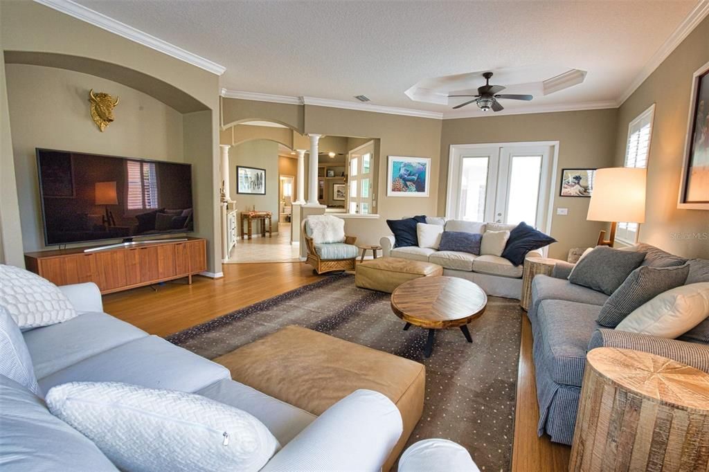 For Sale: $819,999 (3 beds, 3 baths, 2009 Square Feet)
