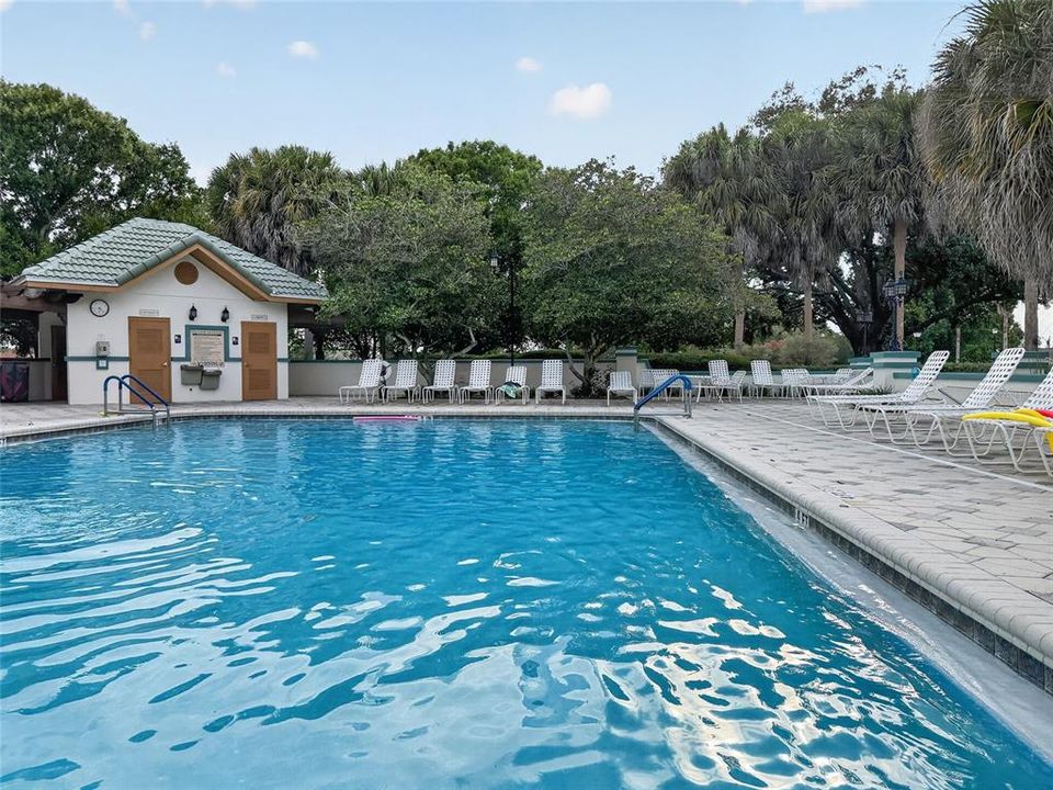 For Rent: $2,200 (2 beds, 2 baths, 1040 Square Feet)