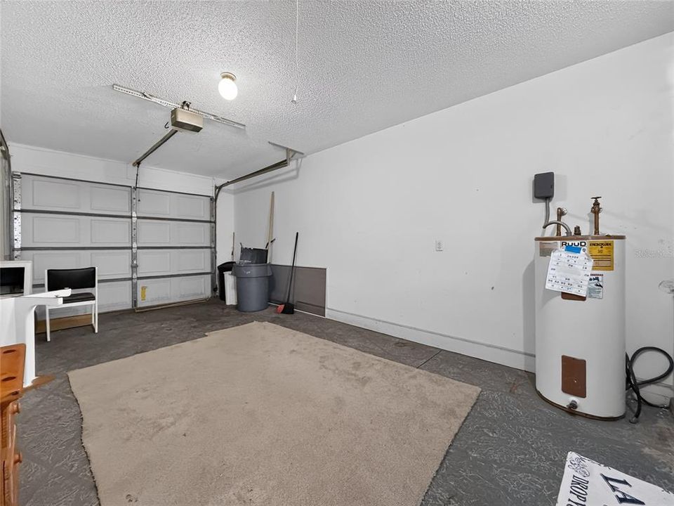 For Rent: $2,200 (2 beds, 2 baths, 1040 Square Feet)