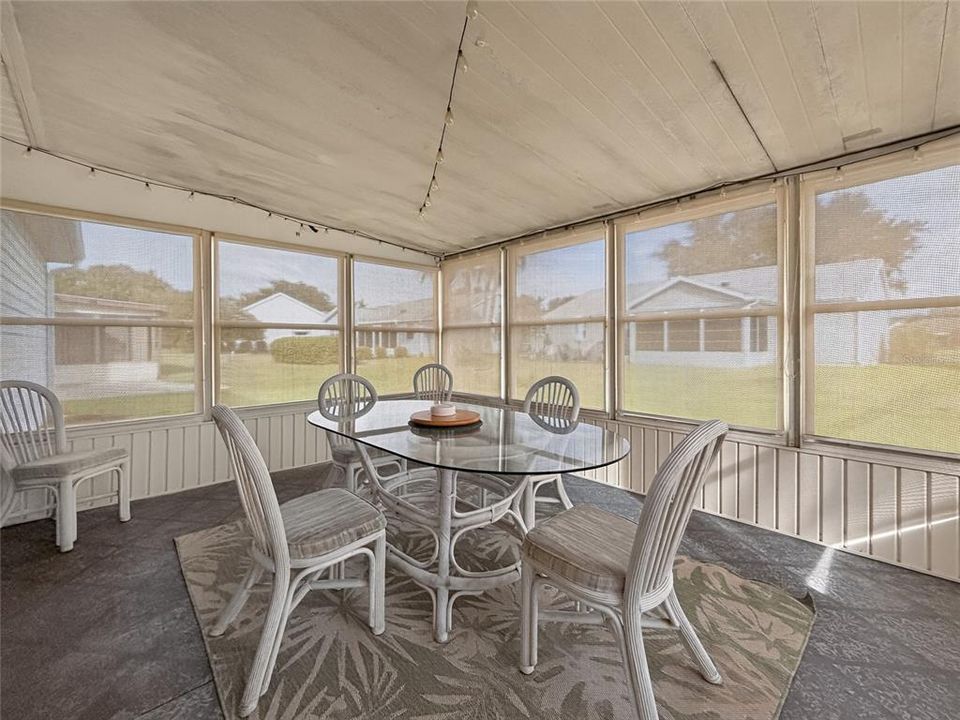 For Rent: $2,200 (2 beds, 2 baths, 1040 Square Feet)