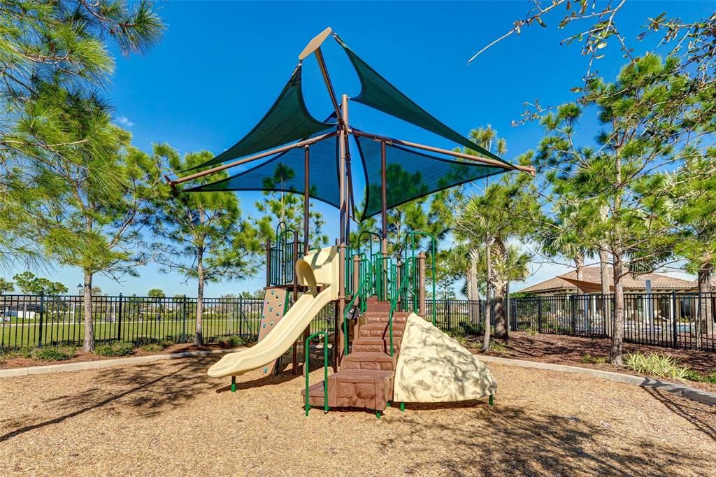 For Sale: $620,000 (4 beds, 3 baths, 2916 Square Feet)