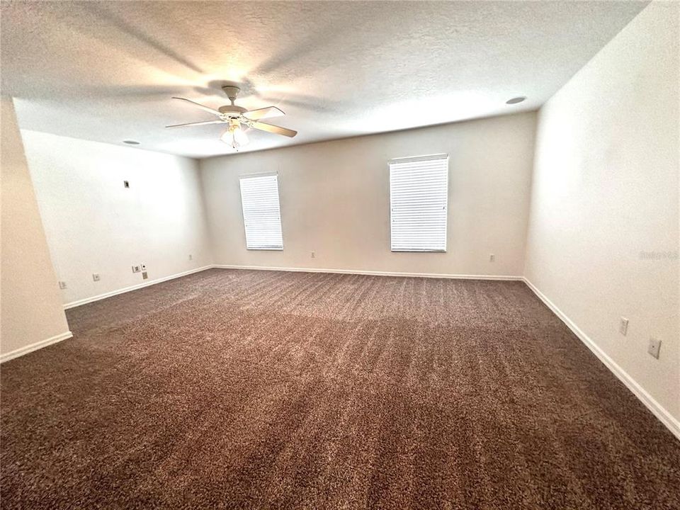 En Renta: $2,399 (3 camas, 2 baños, 1828 Pies cuadrados)