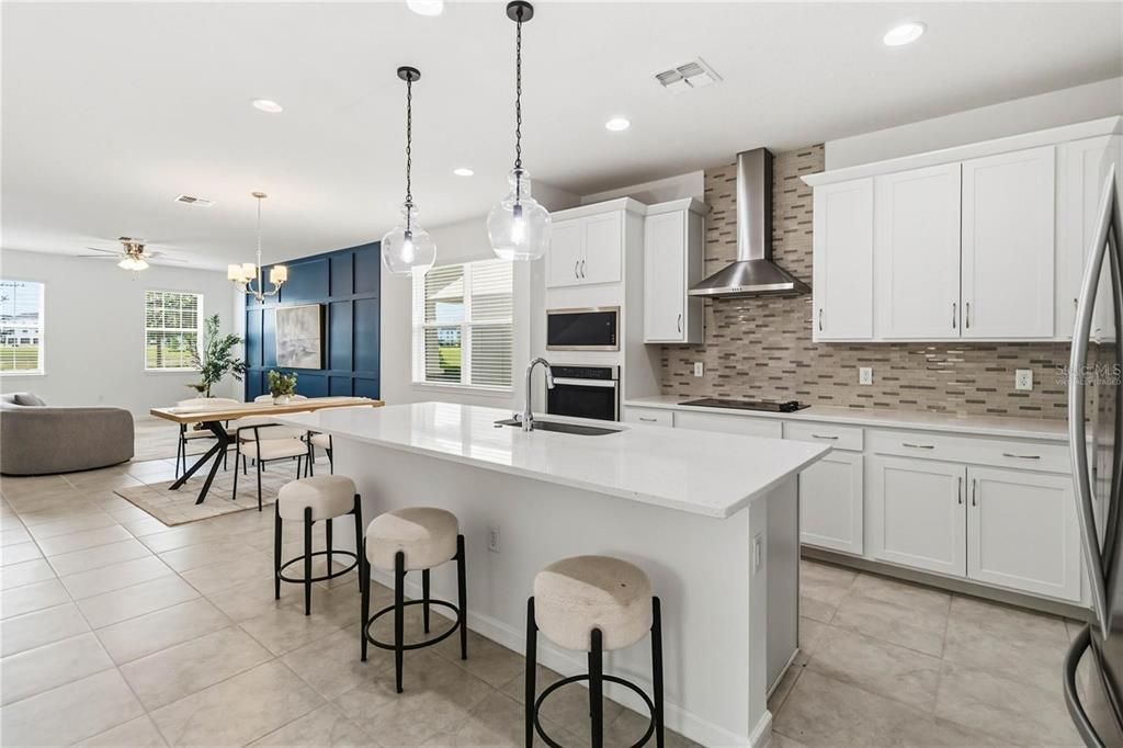For Rent: $3,400 (4 beds, 2 baths, 2802 Square Feet)