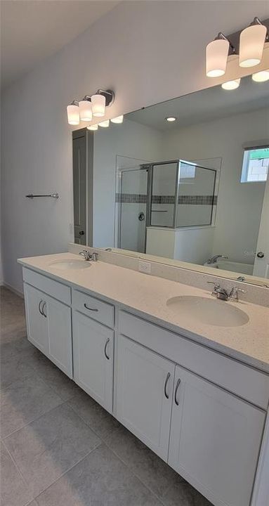 For Rent: $3,400 (4 beds, 2 baths, 2802 Square Feet)
