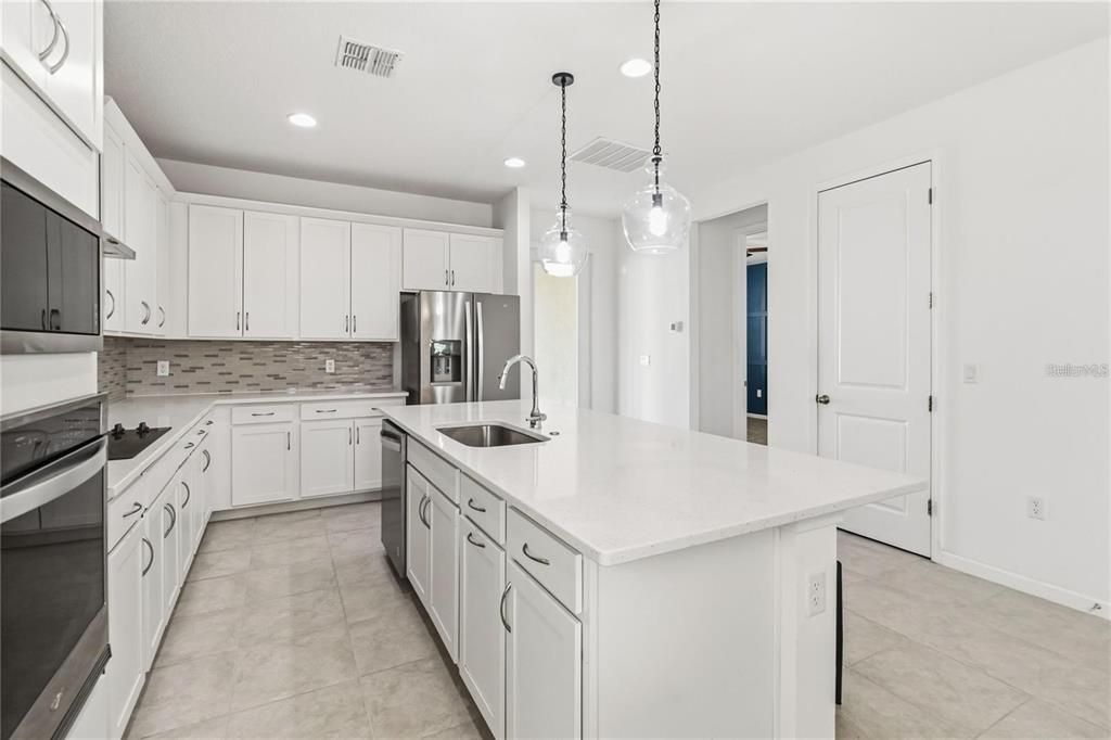 For Rent: $3,400 (4 beds, 2 baths, 2802 Square Feet)
