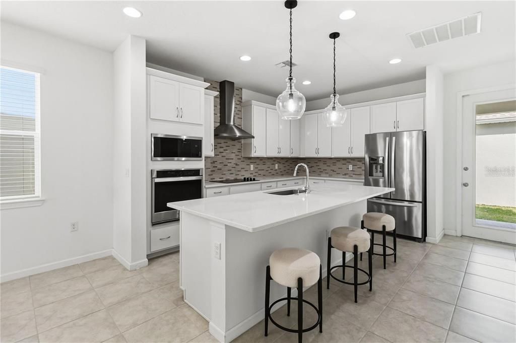 For Rent: $3,400 (4 beds, 2 baths, 2802 Square Feet)