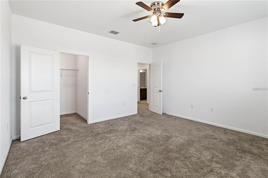 For Rent: $3,400 (4 beds, 2 baths, 2802 Square Feet)