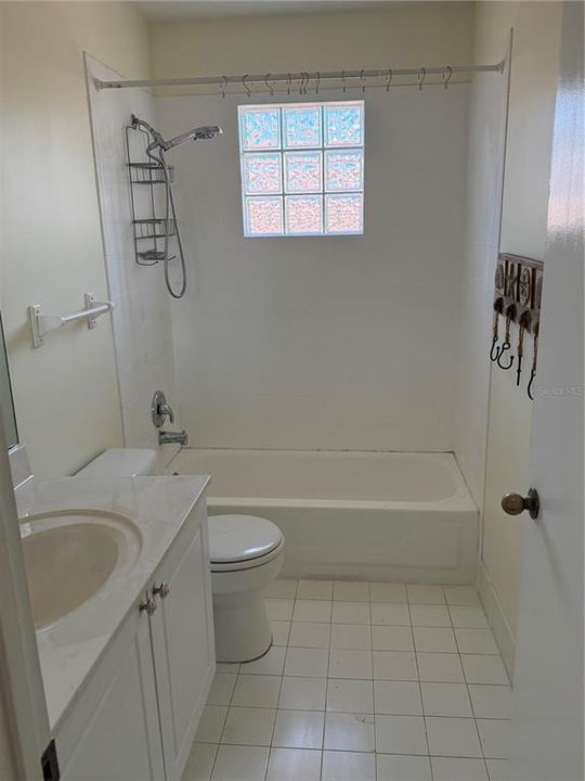 For Rent: $3,300 (3 beds, 2 baths, 1944 Square Feet)