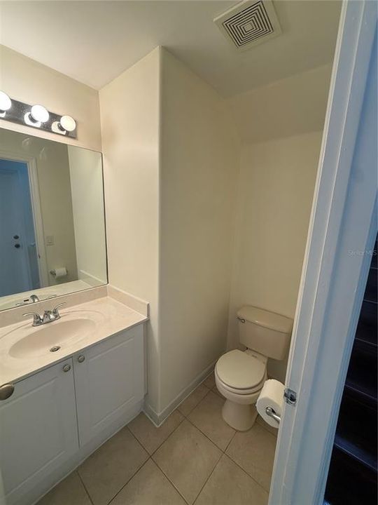 For Rent: $3,300 (3 beds, 2 baths, 1944 Square Feet)