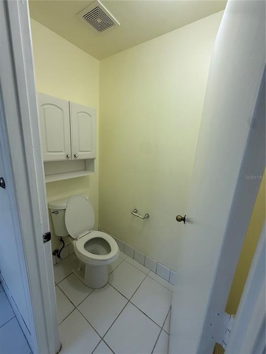 For Rent: $3,300 (3 beds, 2 baths, 1944 Square Feet)
