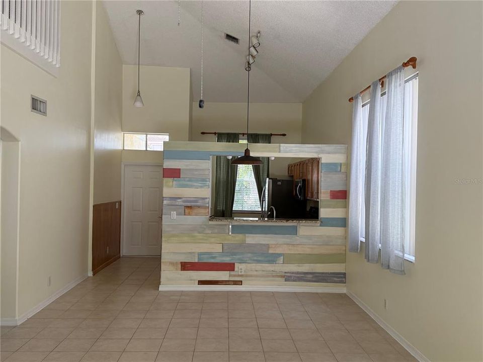 For Rent: $3,300 (3 beds, 2 baths, 1944 Square Feet)