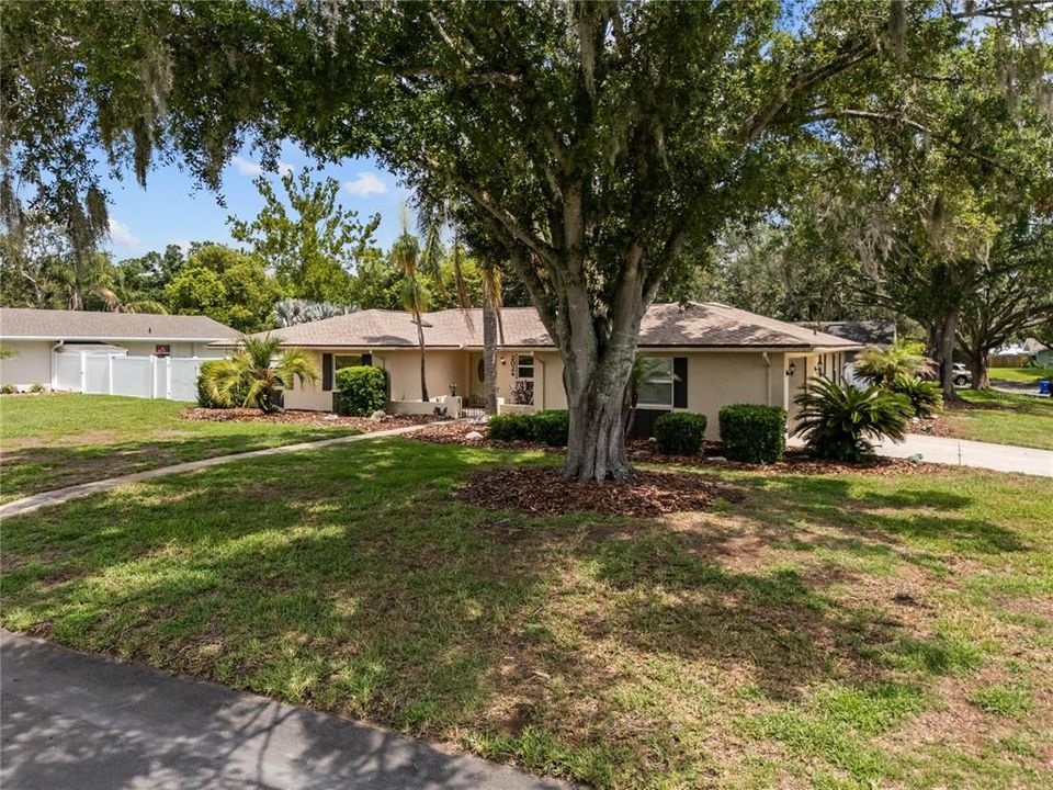 En Venta: $435,000 (4 camas, 2 baños, 2228 Pies cuadrados)