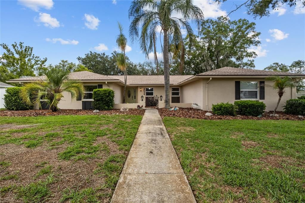 En Venta: $435,000 (4 camas, 2 baños, 2228 Pies cuadrados)