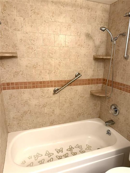 В аренду: $1,300 (1 спален, 1 ванн, 585 Квадратных фут)