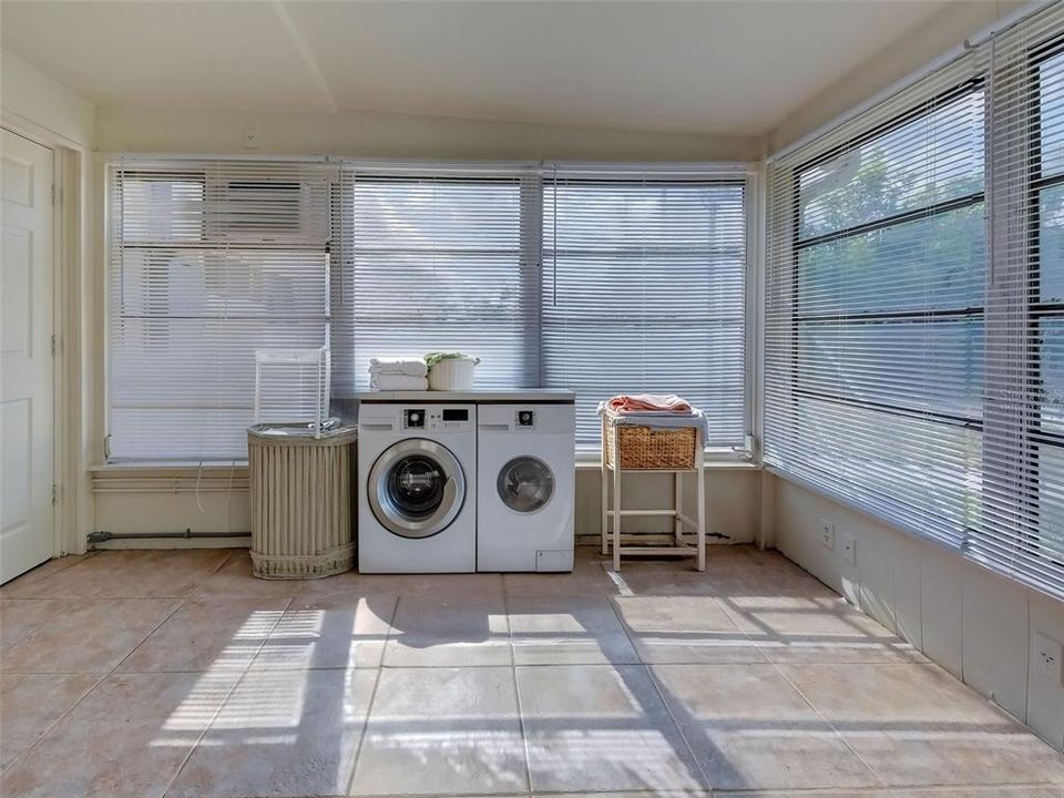 На продажу: $169,900 (3 спален, 1 ванн, 1090 Квадратных фут)