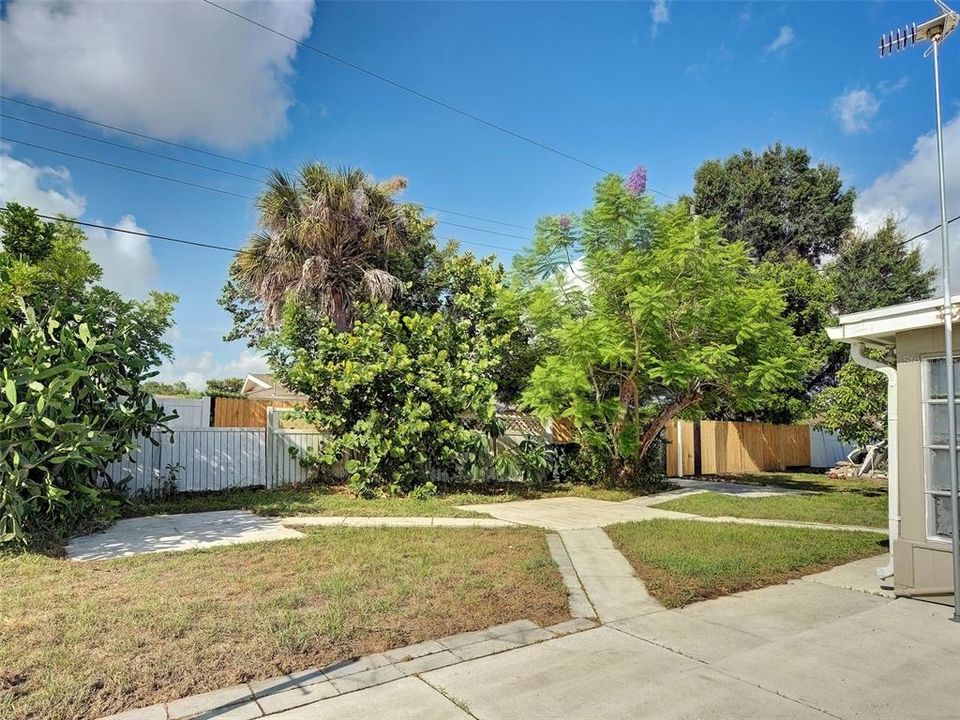 На продажу: $169,900 (3 спален, 1 ванн, 1090 Квадратных фут)