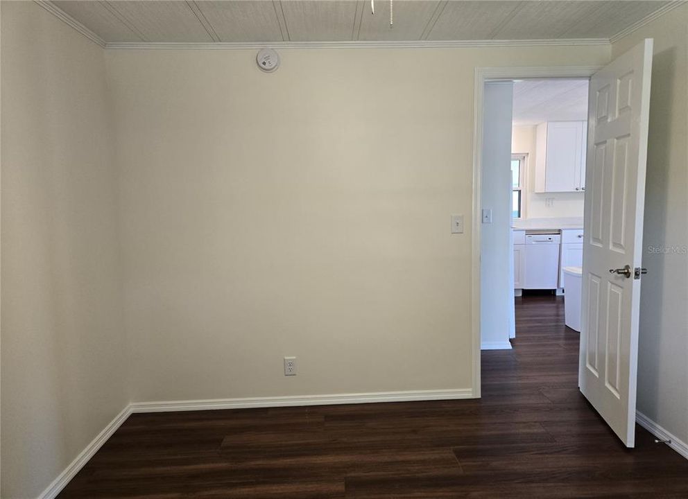 На продажу: $159,900 (2 спален, 2 ванн, 1100 Квадратных фут)