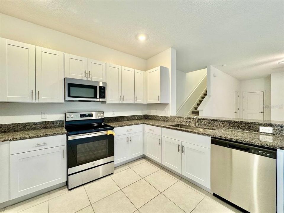 В аренду: $2,100 (3 спален, 2 ванн, 1634 Квадратных фут)