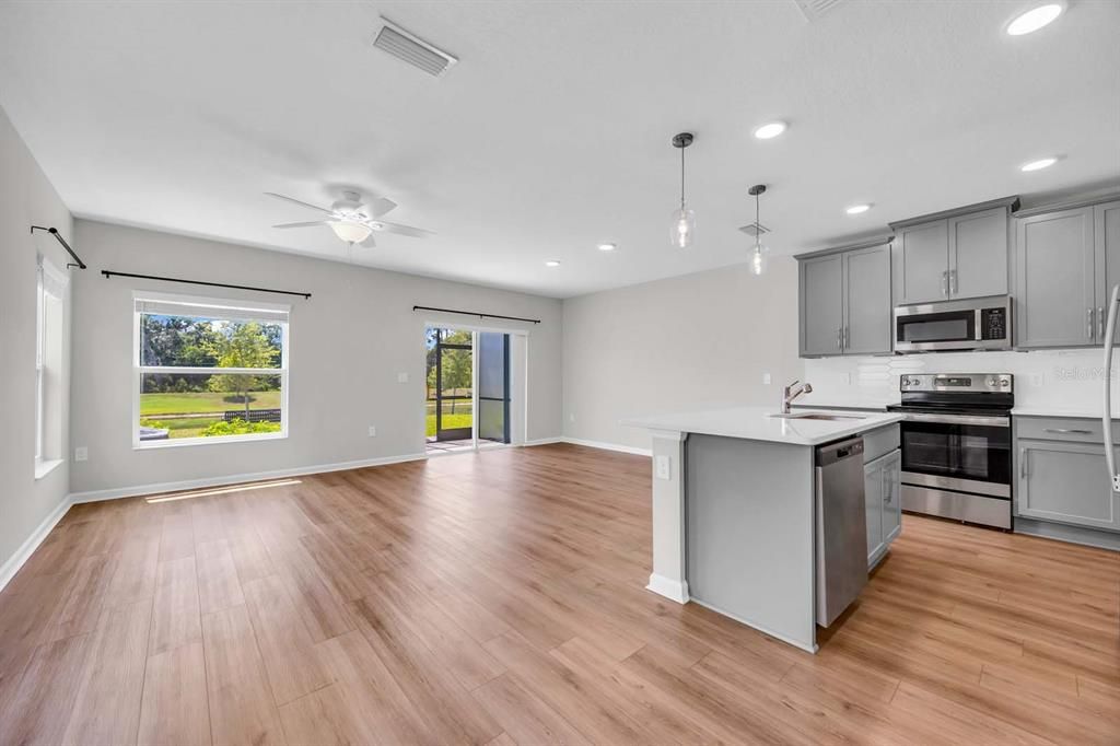 For Sale: $440,000 (4 beds, 3 baths, 1823 Square Feet)
