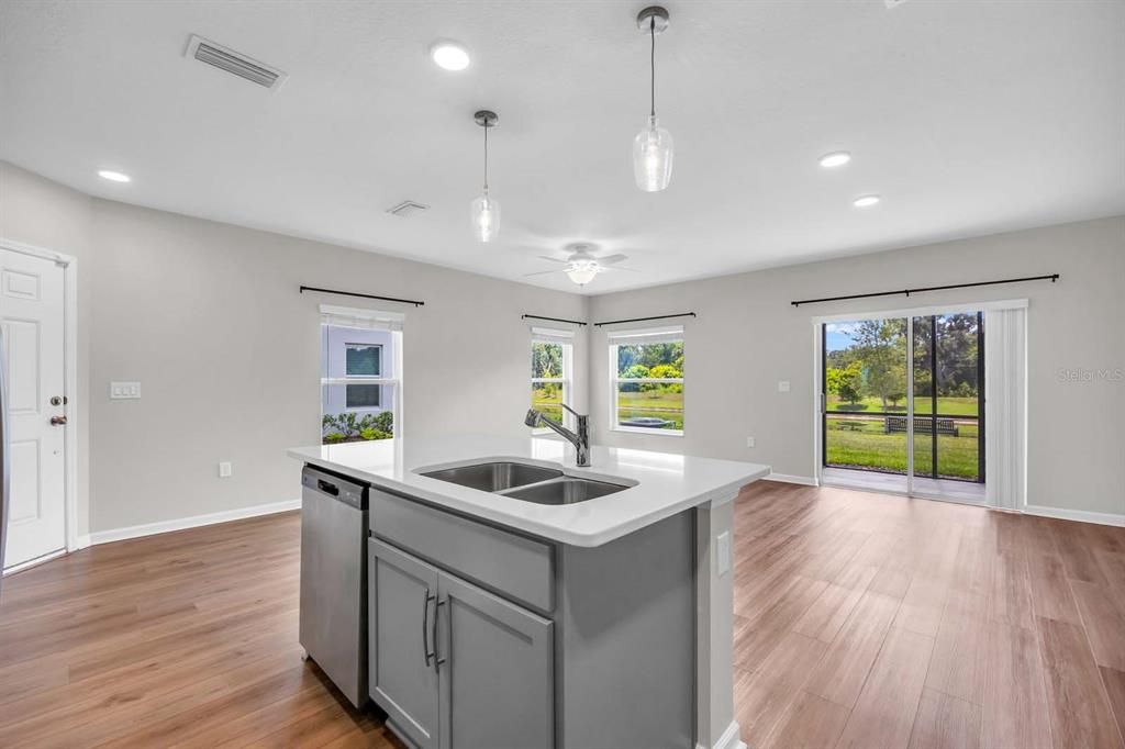 For Sale: $440,000 (4 beds, 3 baths, 1823 Square Feet)