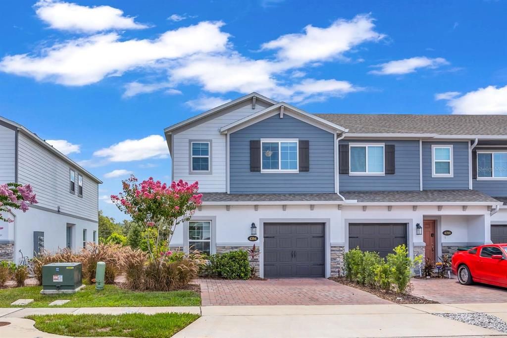 For Sale: $440,000 (4 beds, 3 baths, 1823 Square Feet)