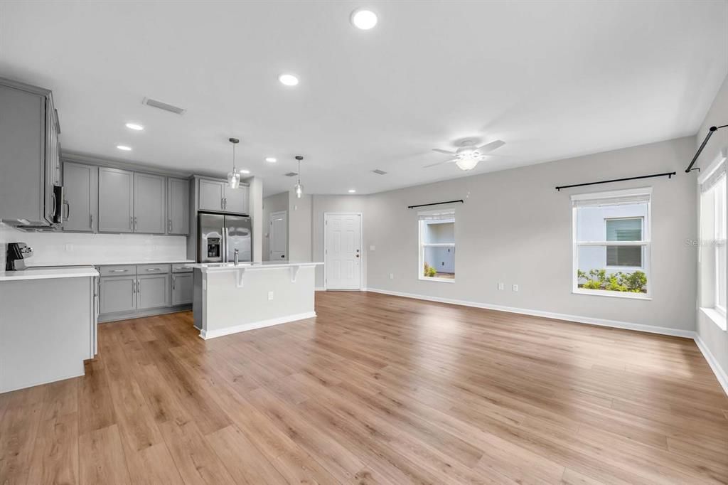 For Sale: $440,000 (4 beds, 3 baths, 1823 Square Feet)