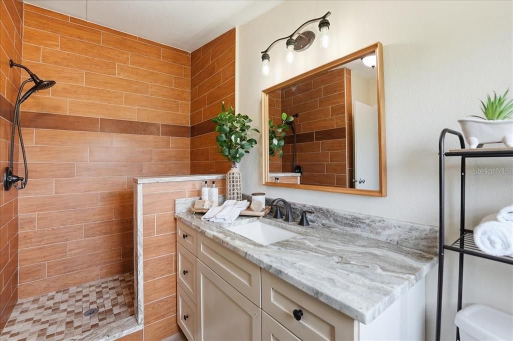 En Venta: $549,900 (3 camas, 2 baños, 1248 Pies cuadrados)