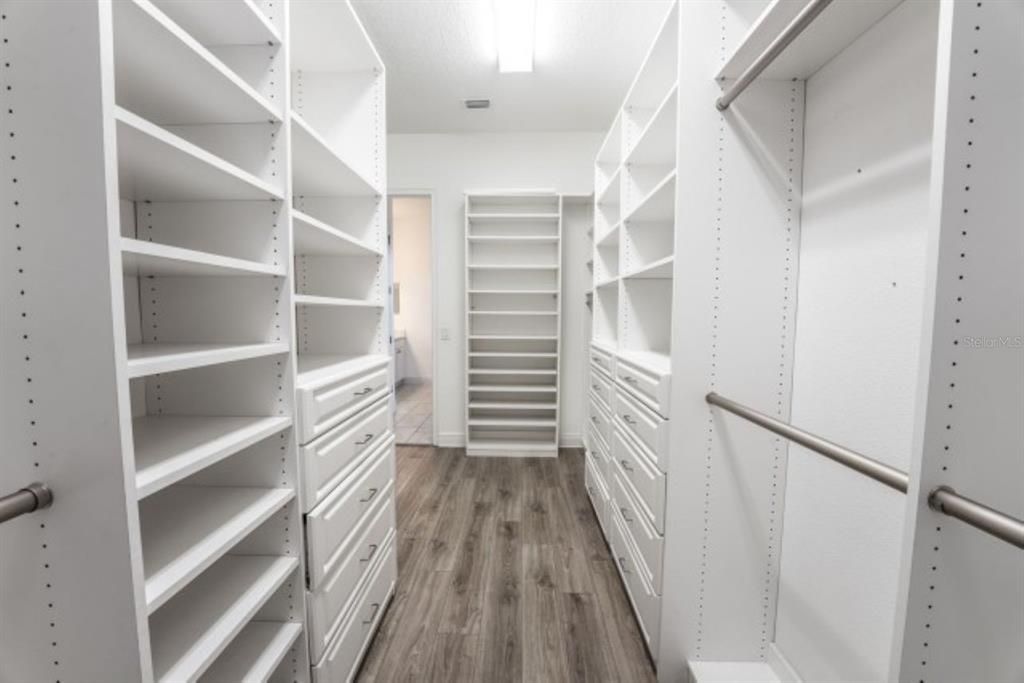 For Rent: $4,495 (5 beds, 5 baths, 3802 Square Feet)