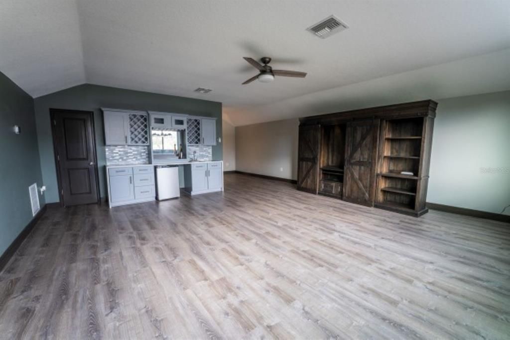 For Rent: $4,495 (5 beds, 5 baths, 3802 Square Feet)