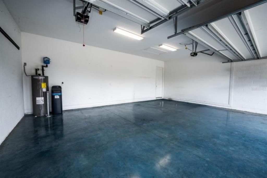 For Rent: $4,495 (5 beds, 5 baths, 3802 Square Feet)