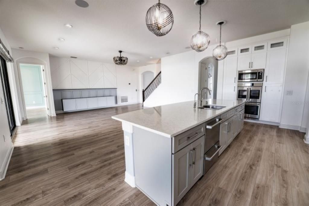 For Rent: $4,495 (5 beds, 5 baths, 3802 Square Feet)
