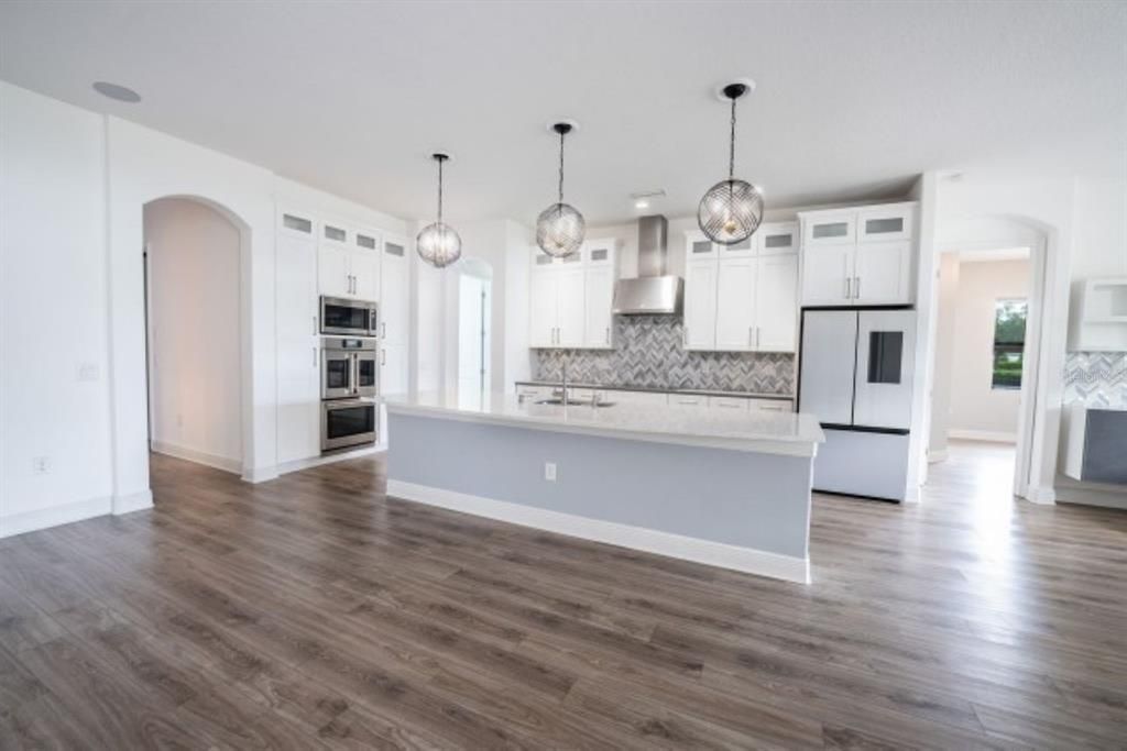 For Rent: $4,495 (5 beds, 5 baths, 3802 Square Feet)