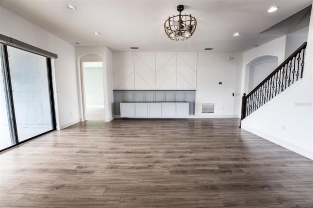 For Rent: $4,495 (5 beds, 5 baths, 3802 Square Feet)