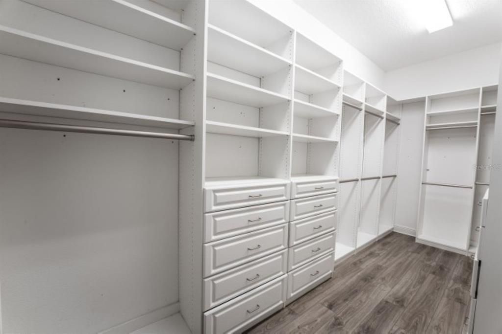 For Rent: $4,495 (5 beds, 5 baths, 3802 Square Feet)