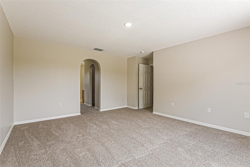 For Sale: $434,900 (4 beds, 2 baths, 2156 Square Feet)
